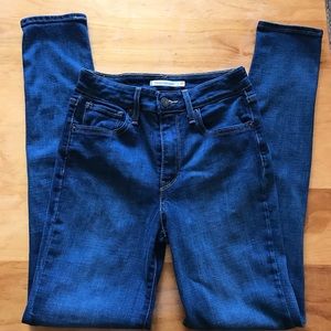 LEVI’S “721 Skinny High Rise” NWOT!